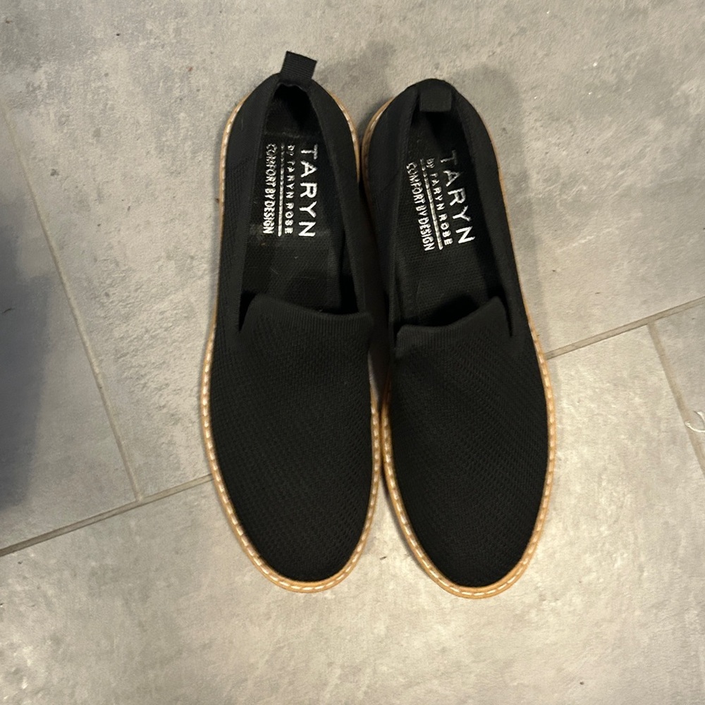 Black Slip-On ladies Shoes Taryn Rose - Picture 2 of 6